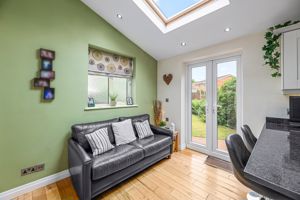 Kitchen/Breakfast Room- click for photo gallery